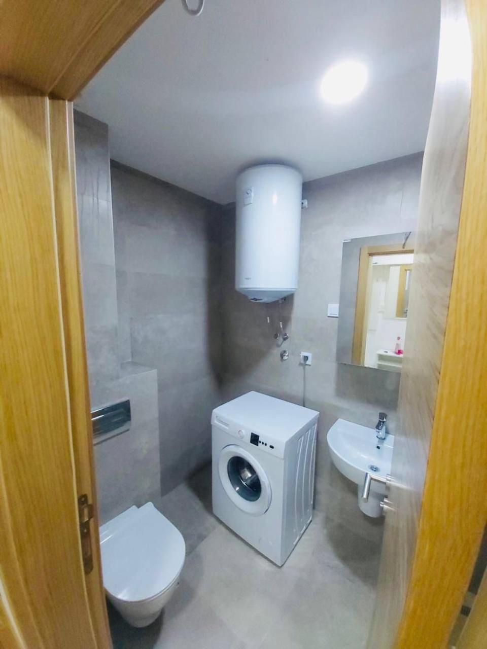 Wow Apartman Becici Luaran gambar